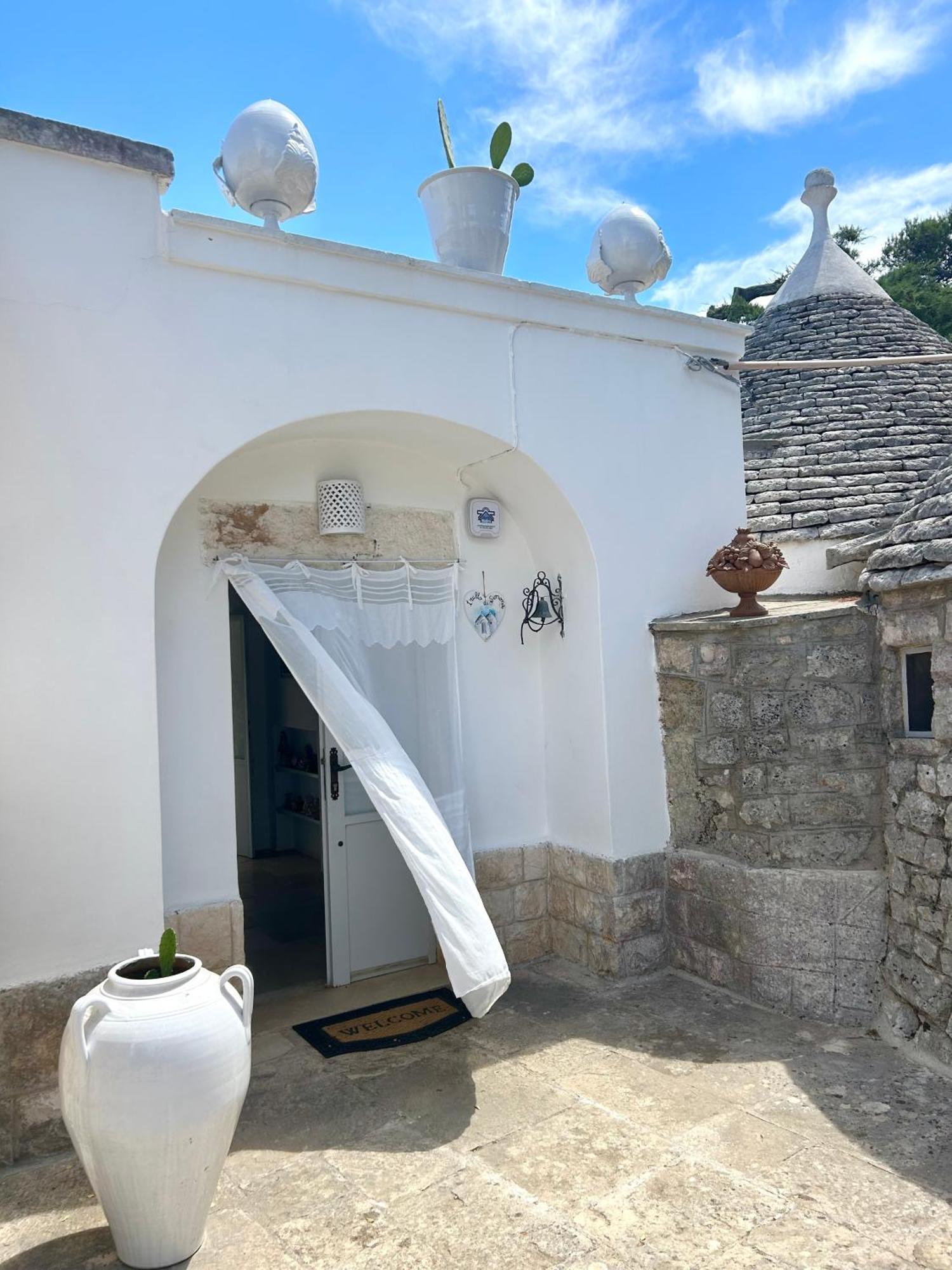 로코로톤도 Il Trullo Di Simona B&B 외부 사진
